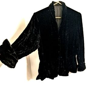 90s Vintage Black Fit and Flare Velvet Jac…